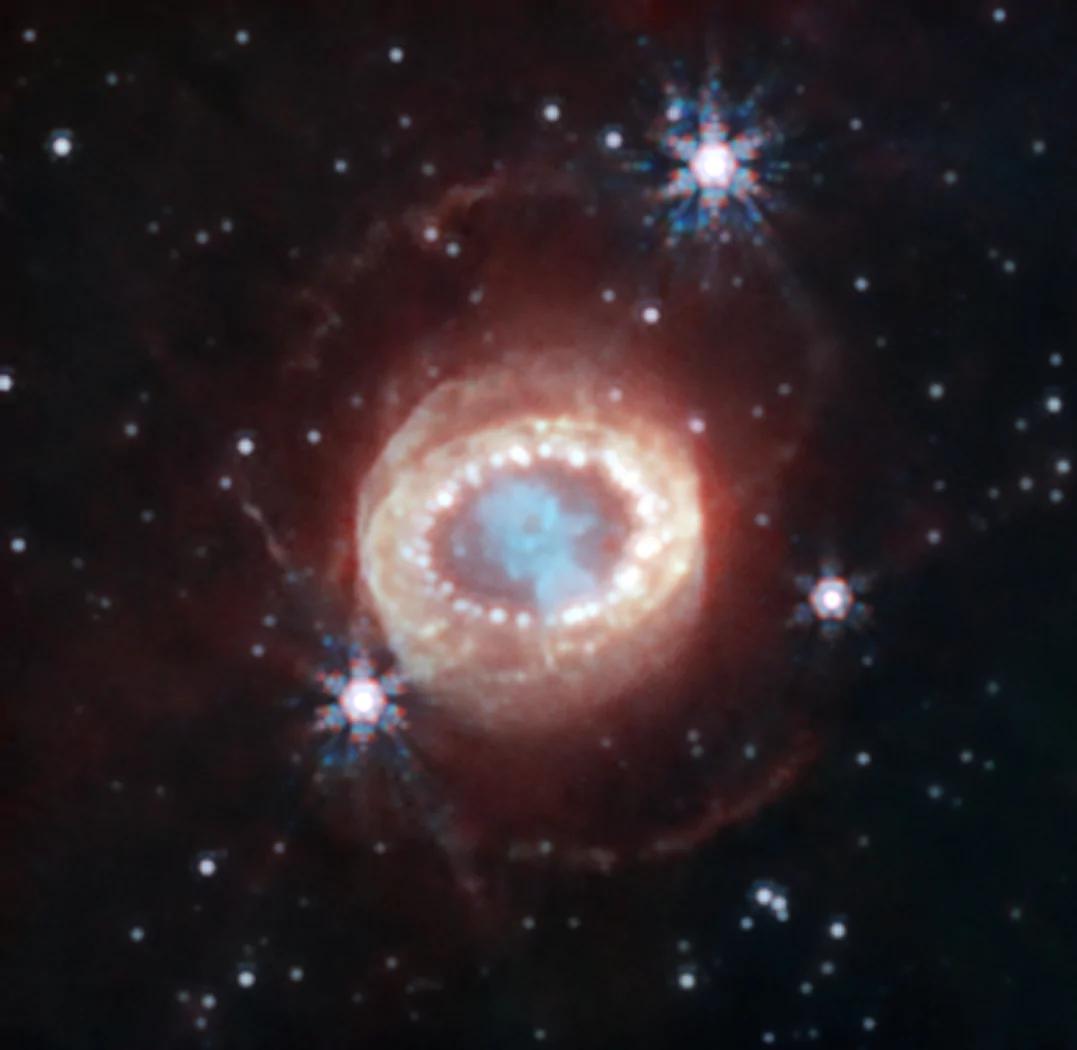 Джеймс Уэбб обнаружил новые структуры внутри знаменитой сверхновой SN 1987A