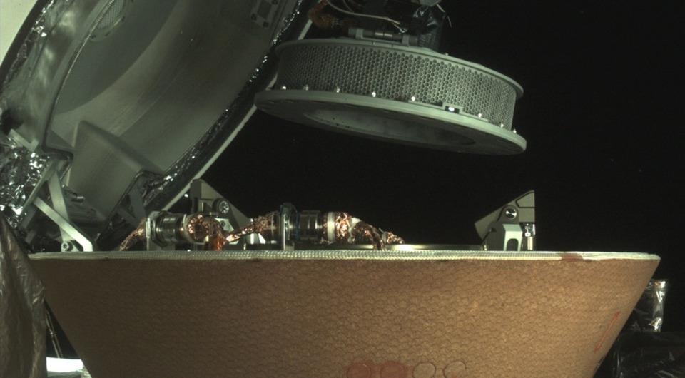Станция OSIRIS-REx с грунтом астероида Бенну совершила финальный маневр на пути к Земле