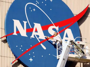 НАСА от имени NOAA (Национальное управление океанических и атмосферных исследований) заключило с Юго-западным научно-исследовательским институтом Сан-Антонио заказ на поставку космического корабля QuickSounder в рамках контракта Rapid Spacecraft Acquisition IV (Rapid-IV).
