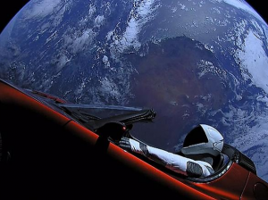 Астрономы приняли Tesla Roadster Илона Маска за астероид