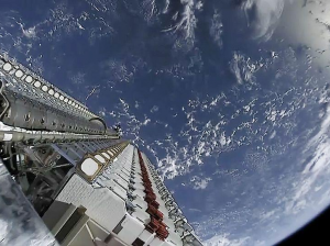 Американская компания SpaceX успешно вывела на орбиту 22 спутника Starlink