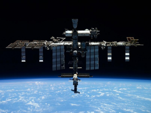 Скорректирована орбита Международной космической станции