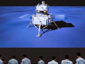 Китайский зонд «Чанъэ-6» с образцами грунта взлетел с Луны