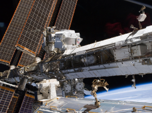 Альфа-магнитный спектрометр на борту МКС обнаружил неожиданный избыток дейтронов в космических лучах