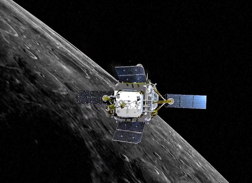 Китайский зонд «Чанъэ-6» успешно завершил стыковку с возвращаемым лунным орбитальным модулем