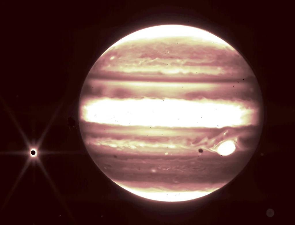 Телескоп Уэбба обнаружил на Юпитере новую особенность